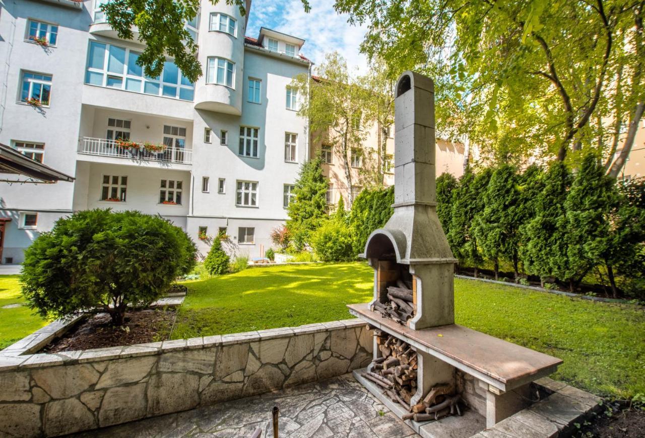 Hotel Arcus Garden Bratislava Bagian luar foto