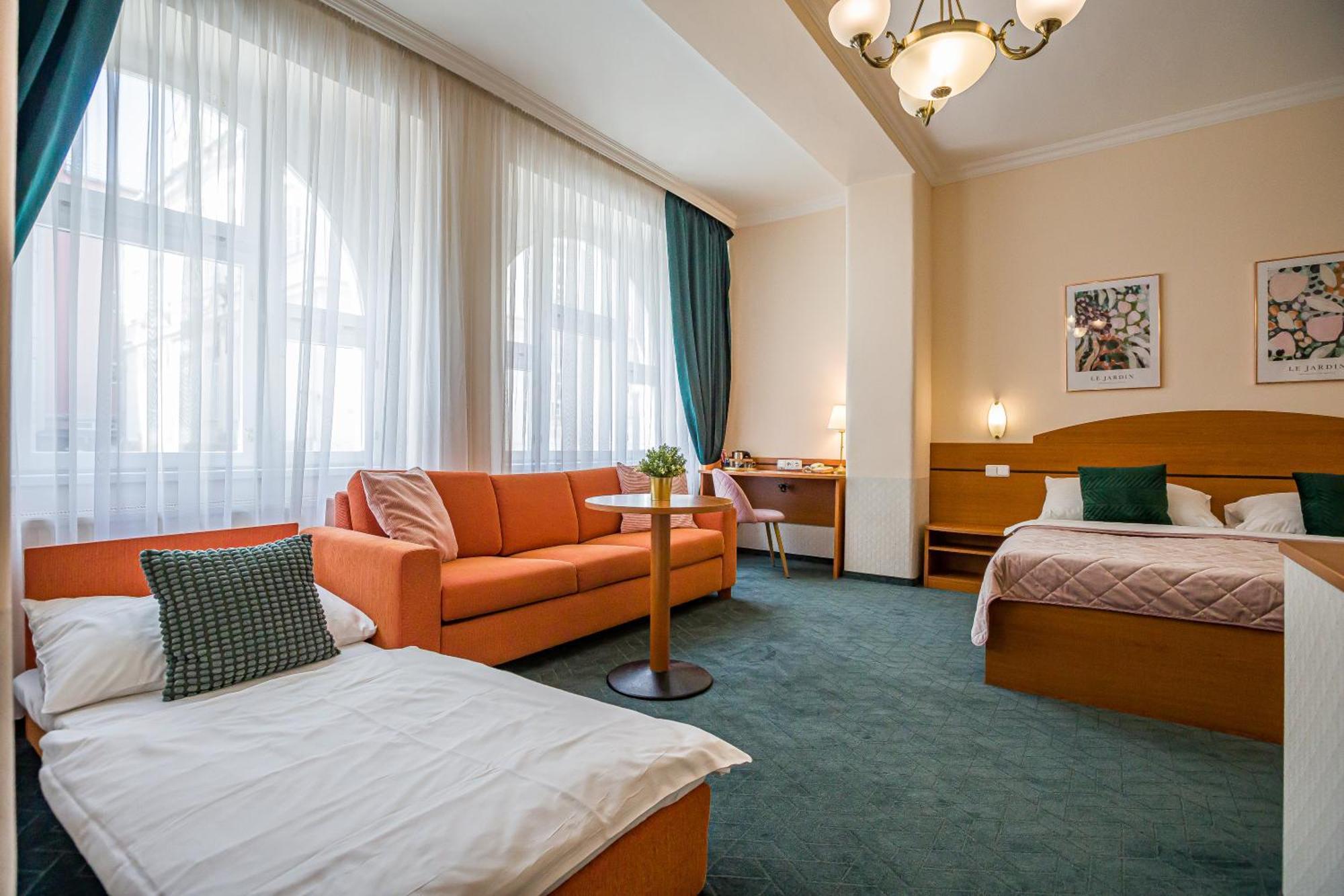 Hotel Arcus Garden Bratislava Bagian luar foto